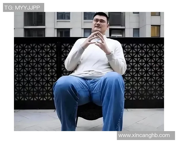 餐厅偶遇姚明引发热议顾客纷纷合影留念分享社交媒体