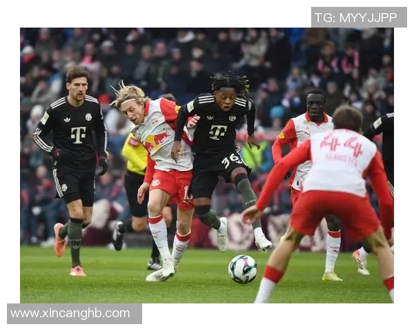 友谊赛曼联与拜仁战平红牌事件引发全场热议与争议