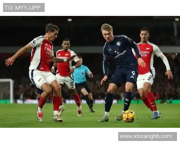 意甲焦点战曼联与巴萨互交白卷全场气氛紧张引发热议