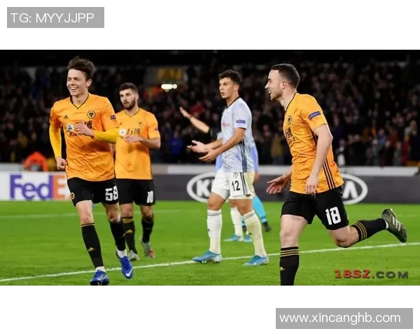 英超激战:AC米兰与曼联鏖战90分钟终成平局引发全场热议